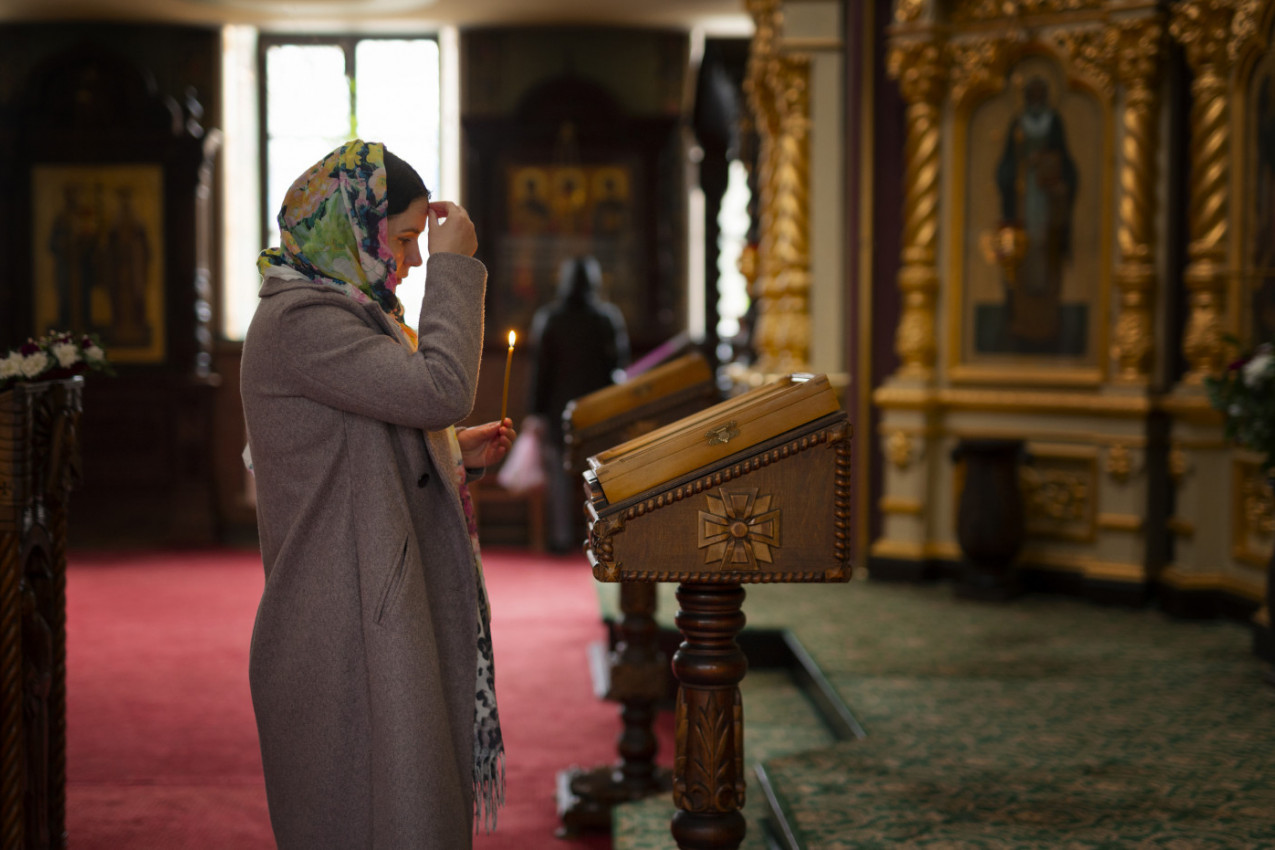 „NE TREBA DA SE POKORAVAMO LJUDIMA, NEGO GOSPODU“: Sveti Teofan Zatvornik o snazi svedočenja apostola i delovanju Duha Svetoga
