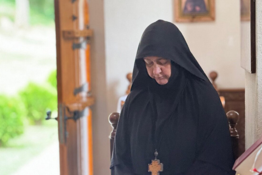 DEVOJČICA KOJOJ LEKARI NISU DAVALI ŠANSE, ISCELILA SE U MANASTIRU KOD VRANJA: Igumanija Stefanida svedoči o čudima pred ikonom Svetog Pantelejmona