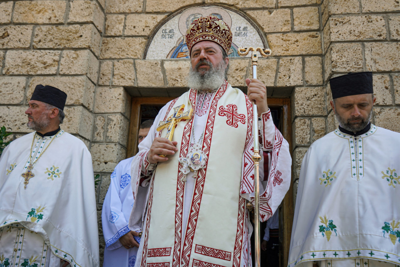 SNAŽNA PRAZNIČNA PORUKA VLADIKE ISIHIA: Sveti apostoli nas uče, a sve ostalo je do nas samih