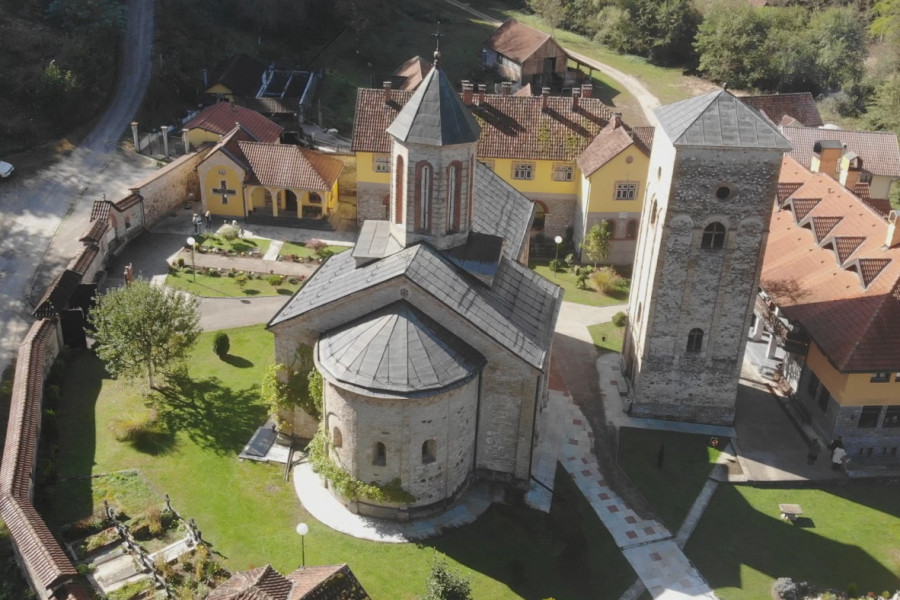 SVETI IZVOR PORED MANASTIRA RAČA: Tajna isceliteljske moći vode koja izvire nadomak velike svetinje