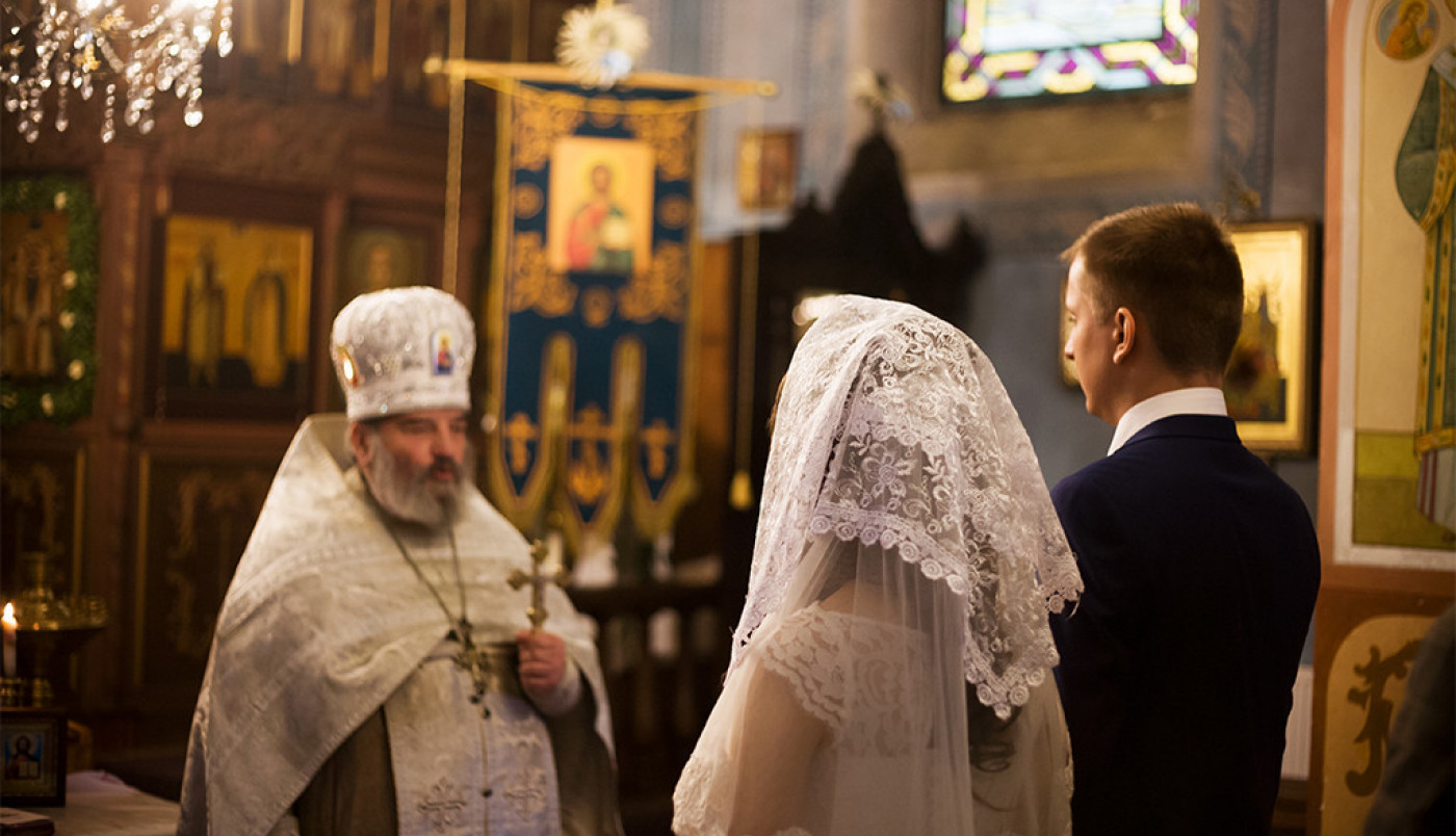 U VEZI SAM S DEČKOM KOJI MI JE ROD, DA LI MOGU DA SE UDAM ZA NJEGA? Odgovor sveštenika ovoj vernici iz Srbije će vas iznenaditi