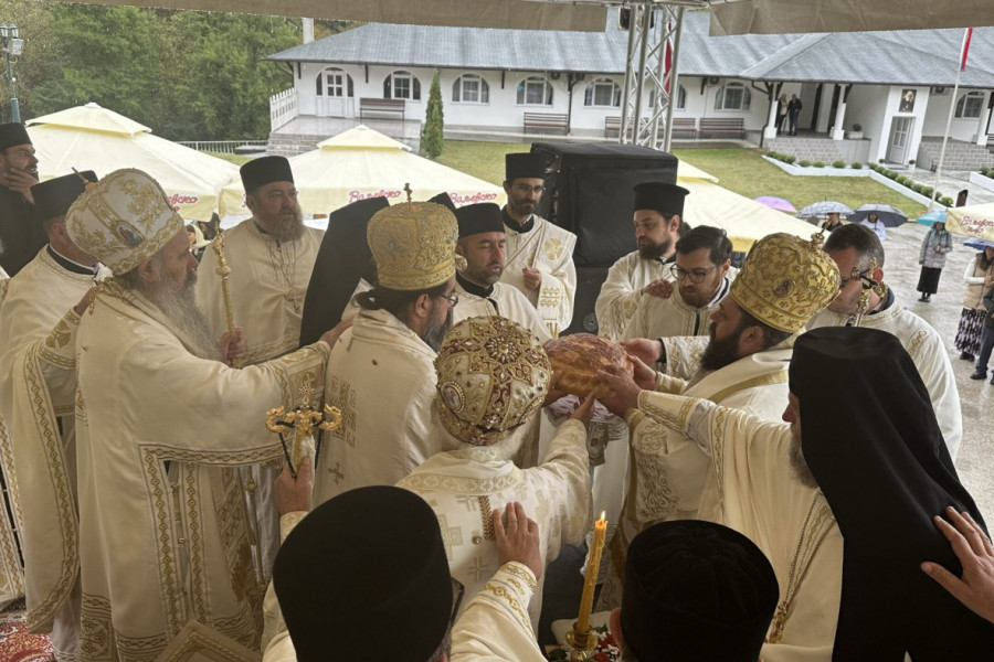 VELIKA DUHOVNA SVEČANOST: Manastir Svetog Nikolaja Žičkog obeležio 20 godina od osvećenja