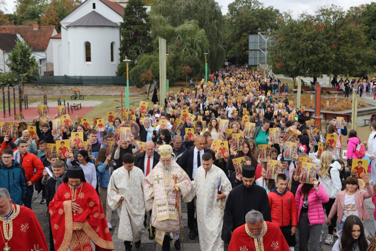 NA SVEŠKOLSKOM SABORU VLADIKA VASILIJE ISTAKAO: Bez Svetog pisma i predanja, nema istinskog obrazovanja