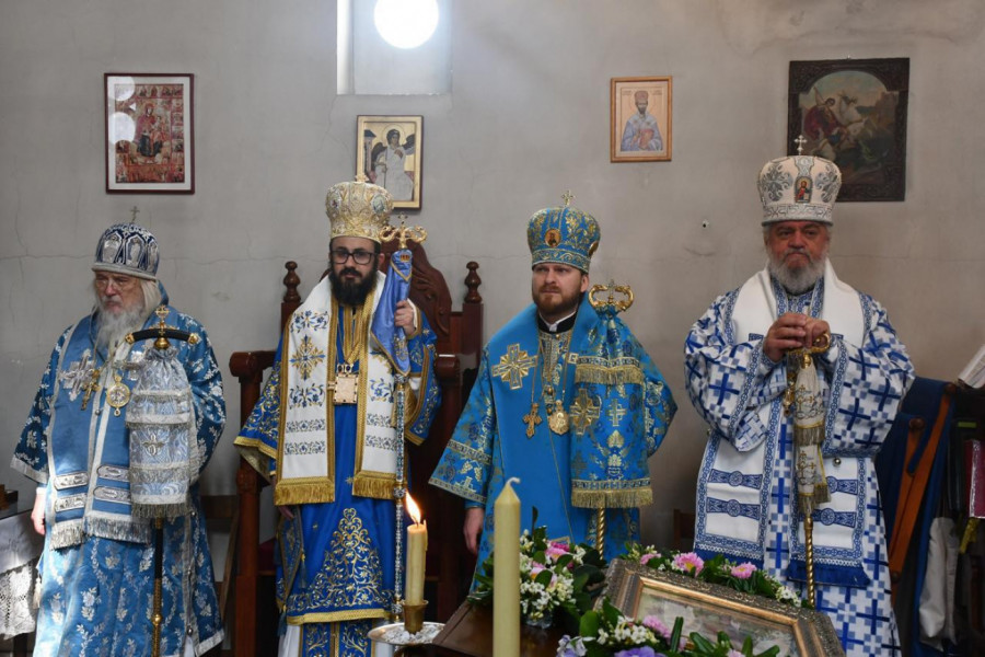 Episkop Buenos Ajresa i južno-centralne Amerike Kirilo, mitropolit Buenos Ajresa i cele Argentine, Antiohijske patrijaršije, Jakov, episkop Karakasa i Južne Amerike, Ruske zagranične pravoslavne crkve, Jovan, episkop Buenos Ajresa i Južne Amerike, Moskovske patrijaršije, Leonid