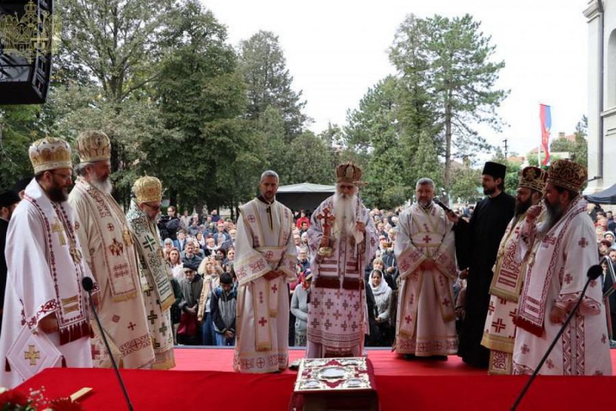 UZVIŠENA SVEČANOST KOJA JE OKUPILA ČITAVU EPARHIJU: Proslava zaštitnika Eparhije bačke u znaku molitve, sabranja i dodele ordenja