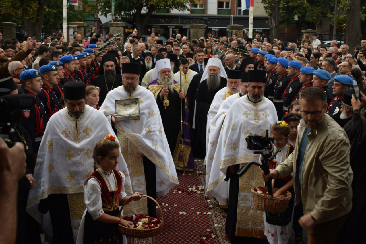 BRATSKA LJUBAV NA SVETOM TLU: Patrijarh Porfirije i Arhiepiskop Stefan dočekani uz molitve i radost u Nišu