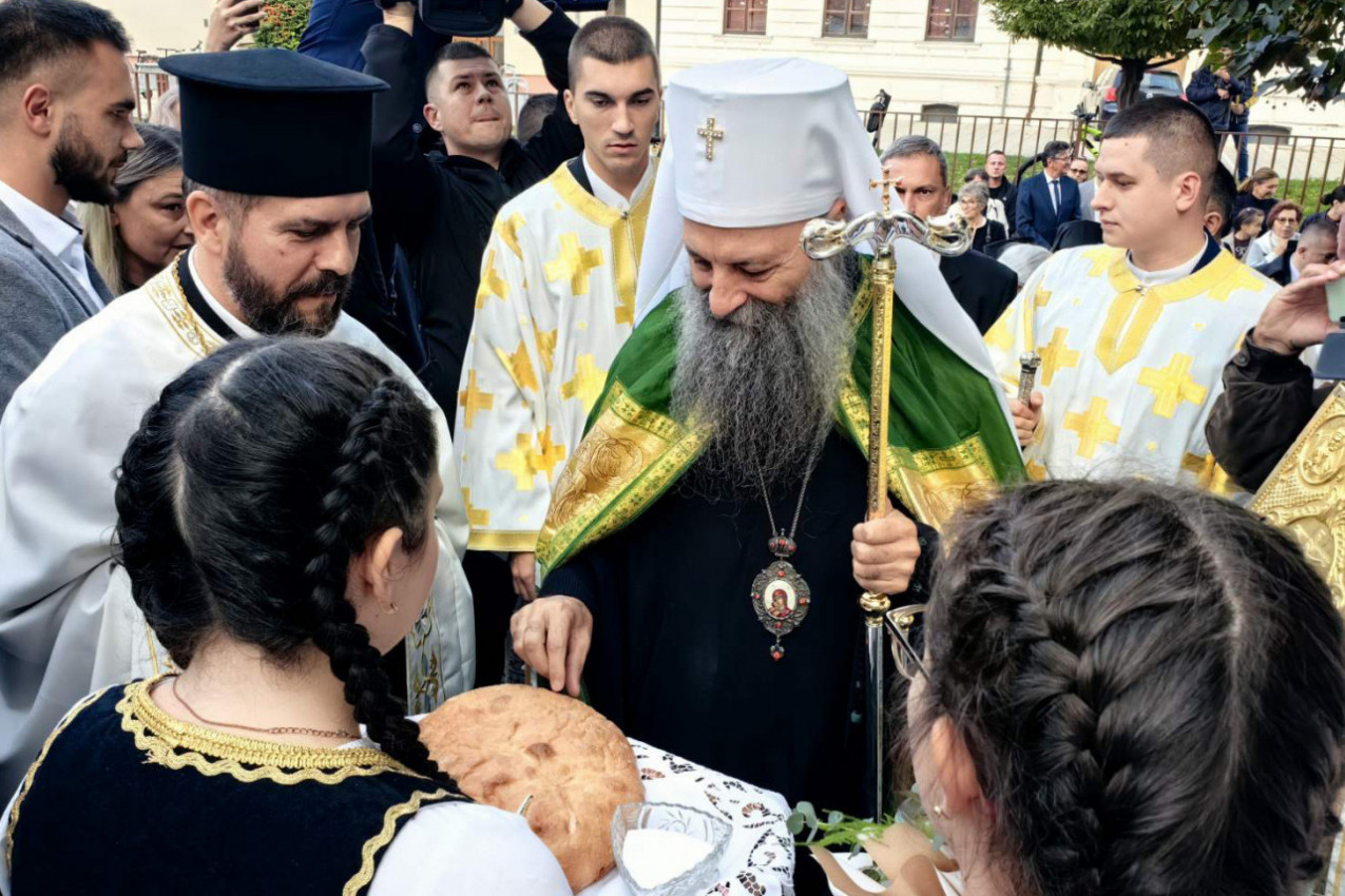 PATRIJARH PORFIRIJE UZ TOPLINU SRPSKIH OBIČAJA DOČEKAN U HRVATSKOJ: Svetlost svetosavlja u Hramu Uspenja Presvete Bogorodice u Osijeku