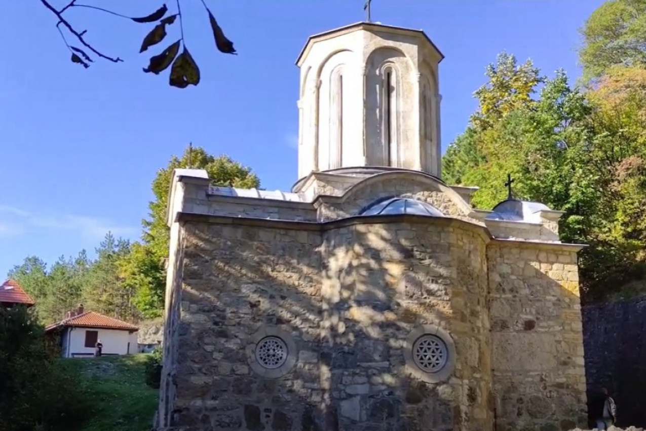 MONASI ZAZIDANI U TEMELJ MANASTIRA: Svetinja nadomak Beograda je prepuna tajni i krije neobičnu priču (FOTO/VIDEO)