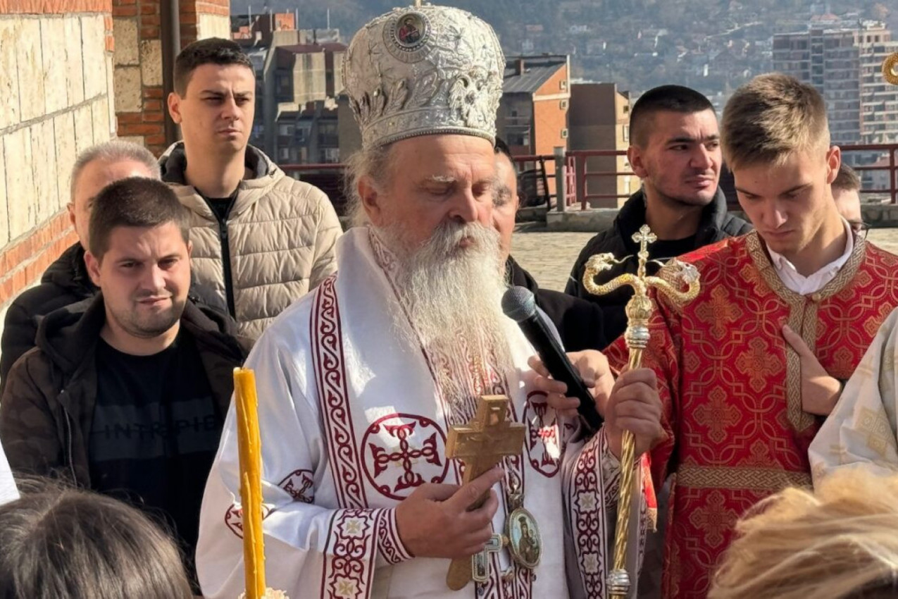 VAŽNA PORUKA ZA SRBE NA KOSMETU NA VELIKI PRAZNIK: Vladika Teodosije naglasio: „Okupirani smo, treba nam mudrosti, strpljenja i vere da prođe ovo nevreme“