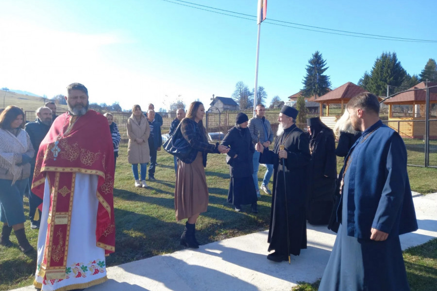 MITROVDAN U VELIČANSTVENOM PLANINSKOM KRAJOLIKU: Hramovna slava u Vrulji okupila vernike u duhu ljubavi i hrabrosti