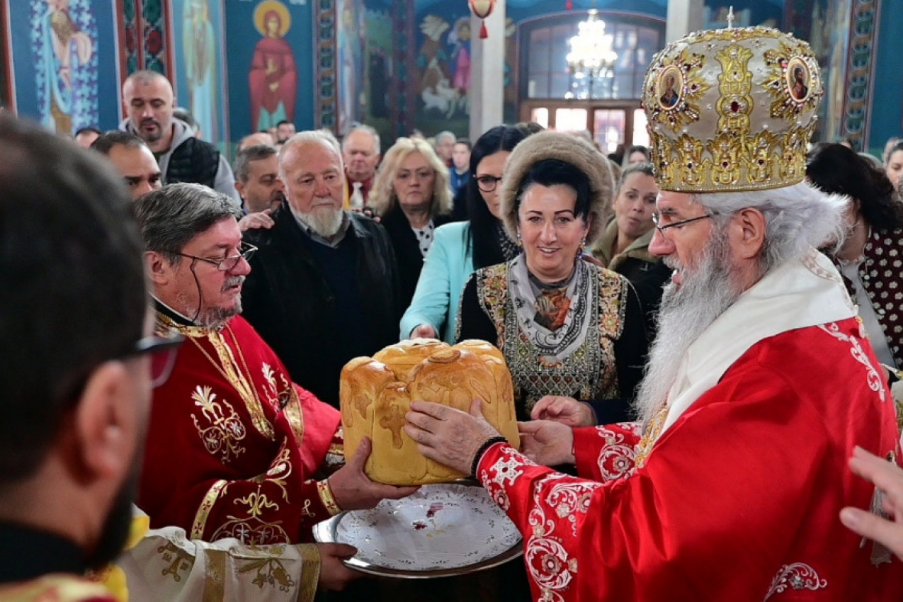 BLAGOSLOV U SRCU ŠUMADIJE: Kako je vladika Jovan proslavio svoju krsnu slavu (FOTO GALERIJA)