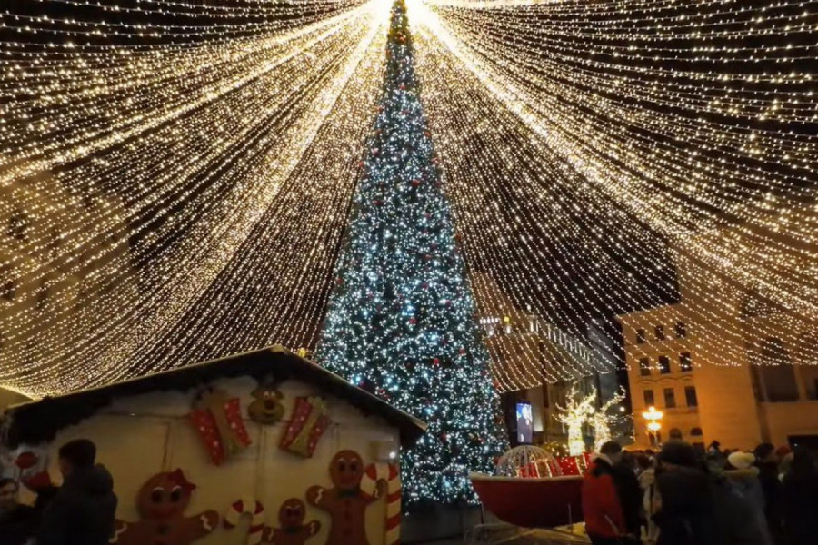 BOŽIĆNI PROVOD ZA SAMO 10 EVRA! Advent u komšiluku mami srpske turiste, a nije u Zagrebu