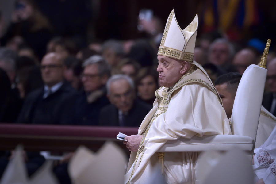 "OVO JE VREME NADE, ULAZIMO U NOVI JUBILEJ" Papa Franja održao govor za Božić i pozvao na akciju (FOTO/VIDEO)