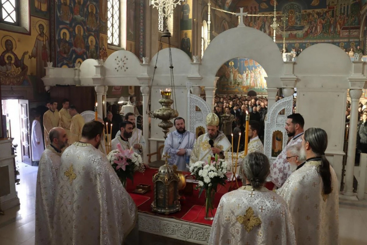 PRAZNIČNO SABRANJE U TREBINJU KOJE SVEDOČI VERU I SLUŽBU: Vladika Dimitrije služio liturgiju i čin rukopoloženja