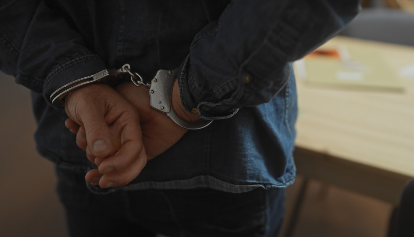 POLICIJA GA SAČEKALA UMESTO MALOLETNICE! Uhapšeni pravoslavni ”sveštenik“ G. T. raščinjen pre incidenta u Bijeljini, sud mu odredio pritvor od 30 dana