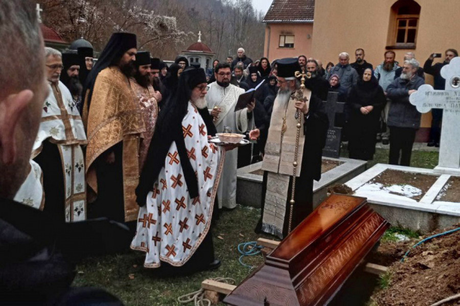 KAKO SE PRAVILNO SAHRANJUJE PRAVOSLAVNI HRIŠĆANIN! Sveštenik sve objasnio, a ako vam pogrebnici ne daju jedan dokument, svu opremu im vratite