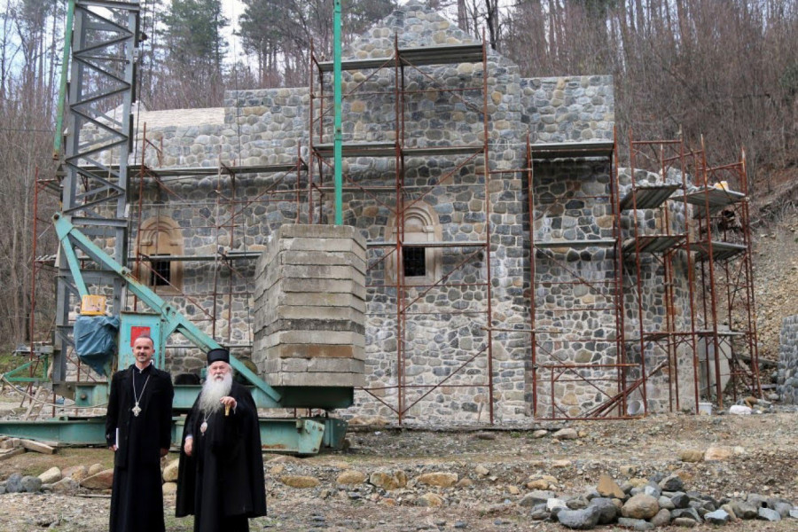 SRPSKA SVETINJA U SRCU BOSNE VASKRSLA IZ PEPELA: Manastir Udrim ponovo diše i svetli (FOTO)