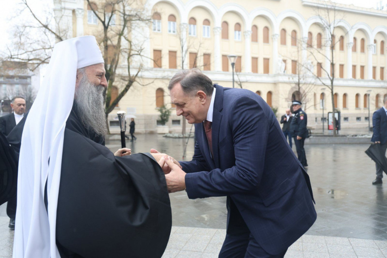 POSLE SUSRETA SA DODIKOM U BANJALUCI, PATRIJARH APELUJE: „Vojne jedinice EUFOR-a treba da smanje tenzije, a ne da predstavljaju pretnju”