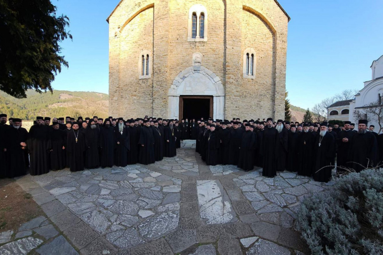 DA LI SE IKONA OBOŽAVA ILI POŠTUJE: Održan važan skup u Studenici, ovakav odnos vernik treba da ima prema likovima svetih