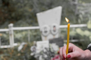 VODITE RAČUNA KAKVE SVEĆE DANAS PALITE NA GROBOVIMA SVOJIH UPOKOJENIH! Osim što bi ih trebalo kupiti u crkvi, sveštenik kaže da  moraju biti baš ovakve!