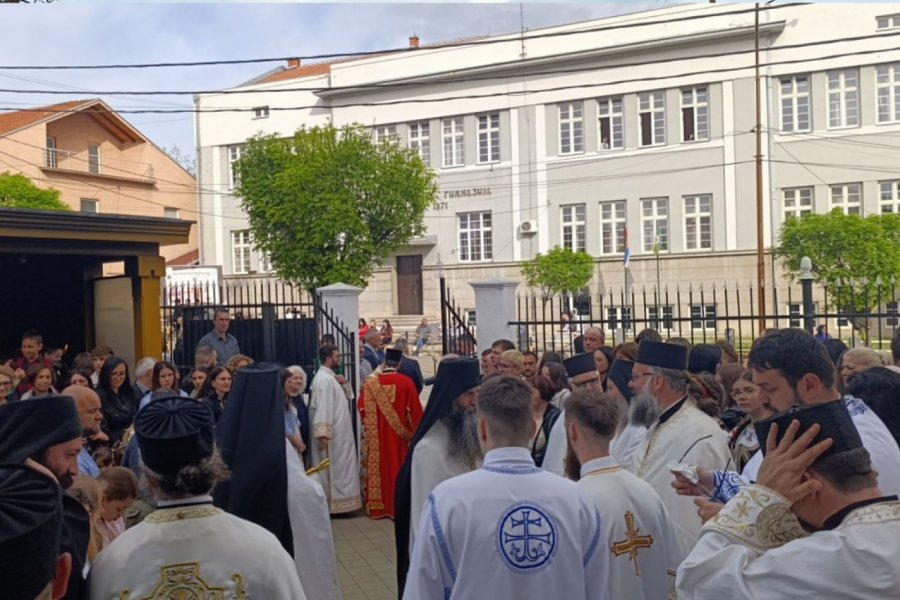 VELIKA GODIŠNJICA NA ĐURĐEVDAN U KNJAŽEVCU: Vernici uz patrijarha Porfirija na liturgiji povodom 190 godina od izgradnje crkve