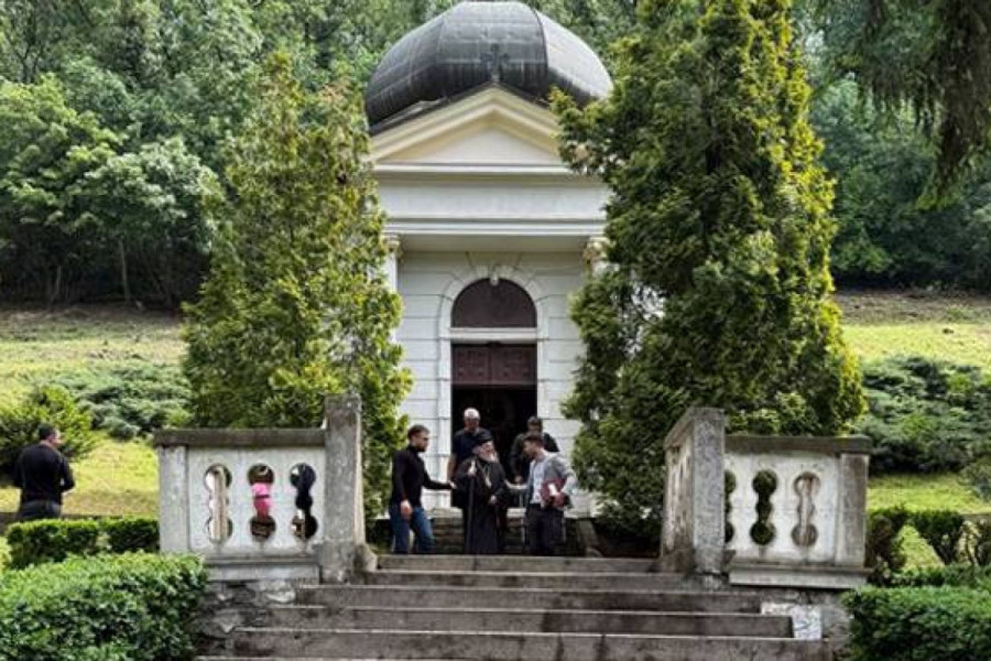 PRAZNIČNO SABRANJE KOJE JE RASPLAKALO MNOGE: Đurđevdan u srpskom Versaju