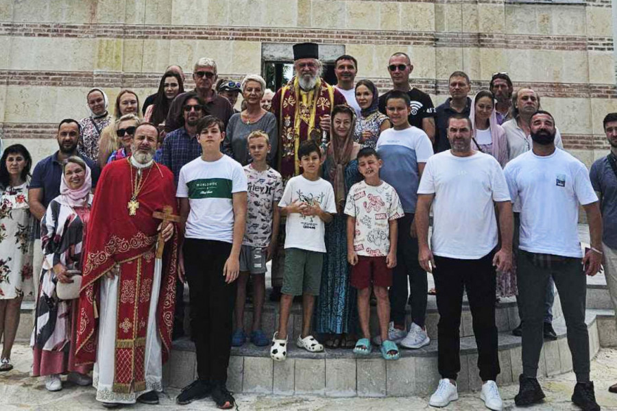 SVETOSAVLJE SE ŠIRI KARIBIMA: Episkop Kirilo služio liturgiju u jedinom pravoslavnom hramu Dominikanske Republike