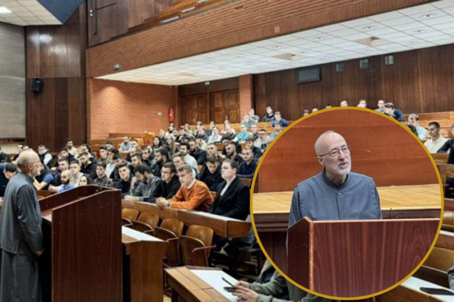 HAOS NA BOGOSLOVSKOM FAKULTETU! Dekan tvrdi: “Ispred zgrade su osobe u uniformama i agresivni pojedinci!”