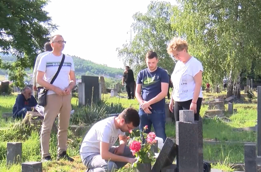 Srbi obišli grobove predaka na Kosmetu