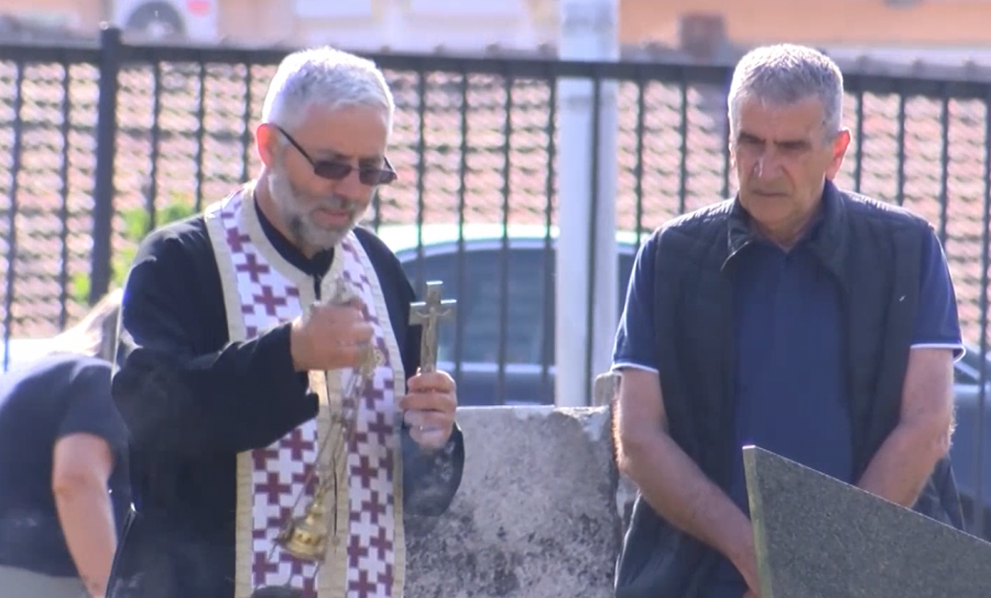 Srbi obišli grobove predaka na Kosmetu