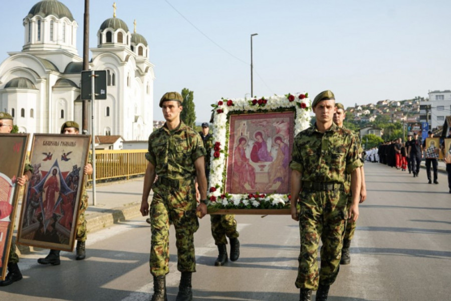 VALJEVO BILO CENTAR DEŠAVANJA - Svečanost izvela na ulice Valjevce: Ovo je veliki dan!