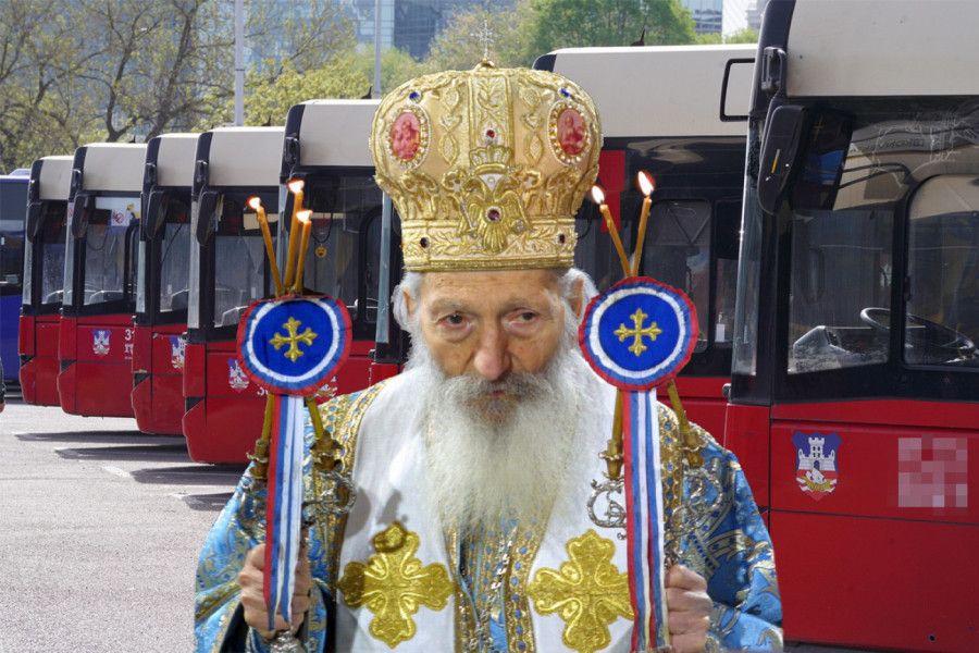 PATRIJARHA PAVLA SU MOLILI DA SE NE VOZI AUTOBUSOM, JER JE PREPUN RAZGOLIĆENIH ŽENA! Ono što im je odgovorio i danas se citira!
