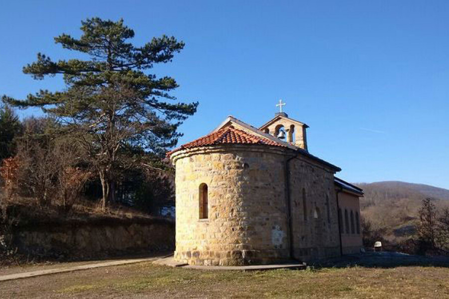OVAJ MONAH ŽIVI SAM, A OD IKONA KOJE SLIKA ZARAĐUJE NOVAC DA SREDI MANASTIR: Srpska svetinja iz 11. veka za koju retko ko zna