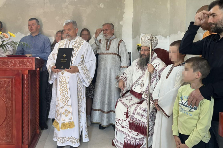 OVA SVETINJA JE "NAPUNILA" 200 GODINA: Neverovatna slika iz prepune porte - ODJEKNULA SNAŽNA PORUKA