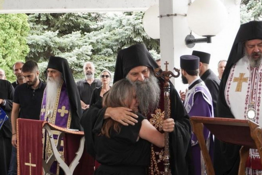 TUGA U KOVILJU – UPOKOJILA SE ANA PAVLICA: Opelo služili patrijarh Porfirije i šest vladika