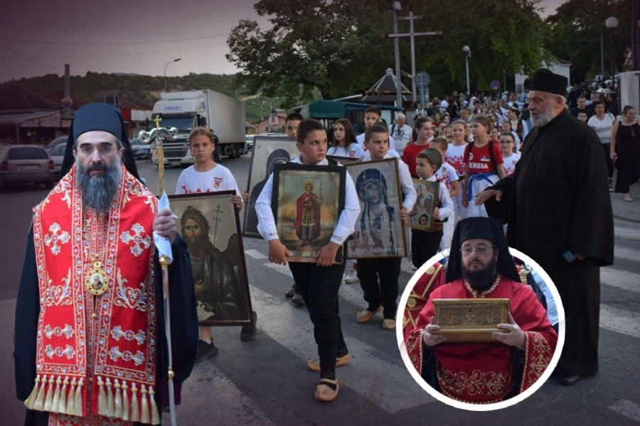 SVEČANA PROSLAVA VELIKOG PRAZNIKA: Vernici izašli na ulice - PRELEPE SLIKE iz grada na jugu Srbije  (FOTO)