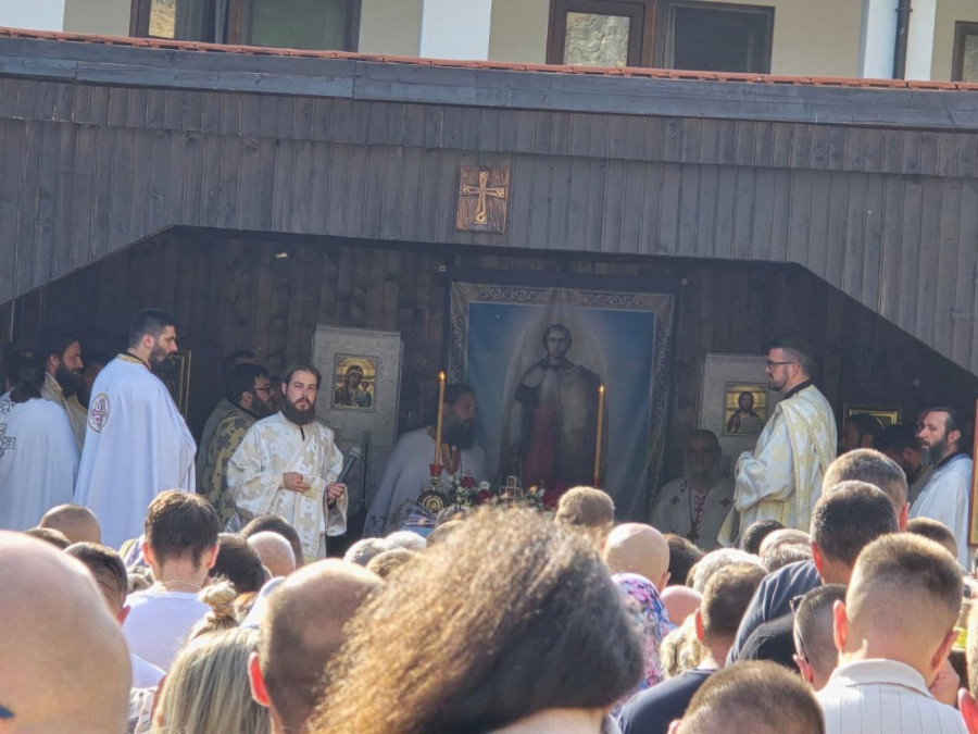 Liturgija u manastiru Svetih Arhangela kod Prizrena
