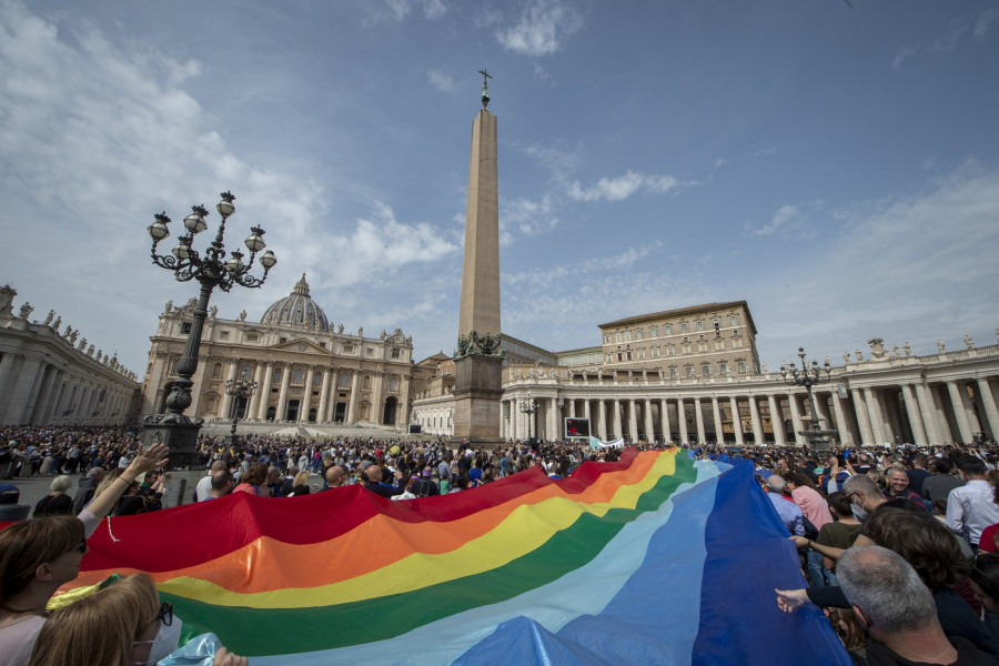 VATIKAN U DUGINIM BOJAMA: Sprema se važan događaj, oglasili se iz LGBTQ organizacije i poslali poruku