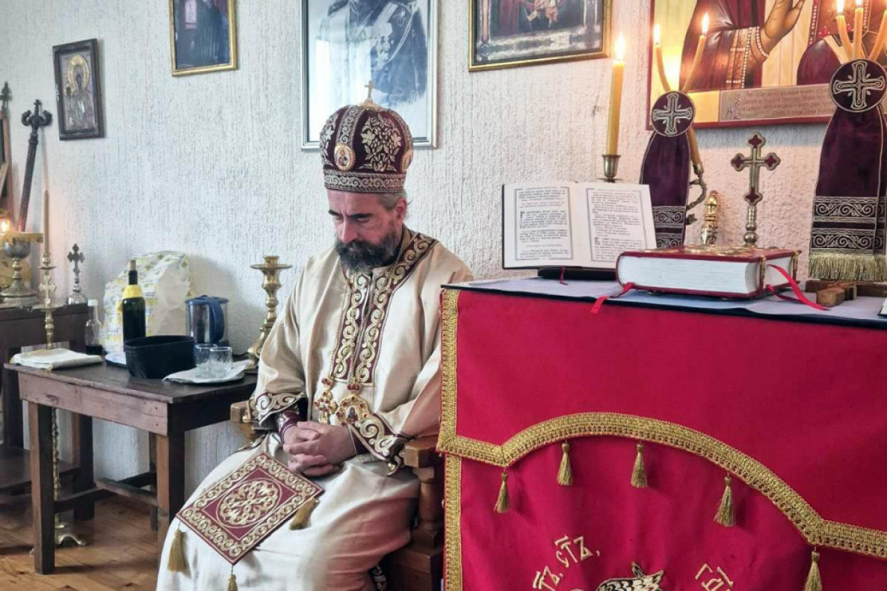 MITROPOLITU METODIJU PRETI HAPŠENJE: Vernici uznemireni zbog odluke suda u Beranama