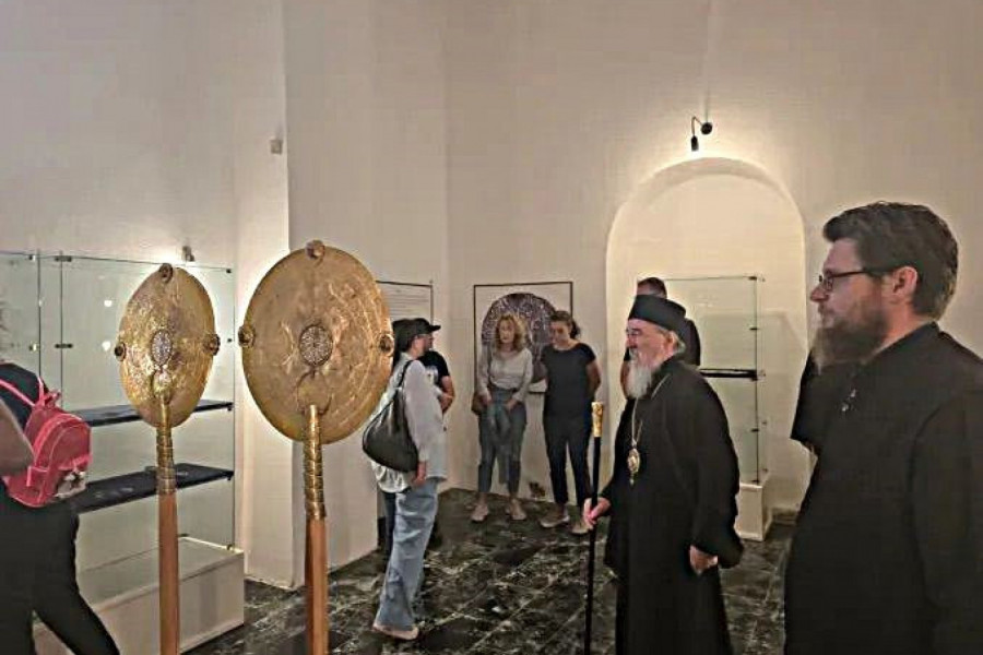 CRKVENO BLAGO POD SVETLOM STRUČNJAKA: eksperti Zavoda za zaštitu spomenika u manastiru Mileševa