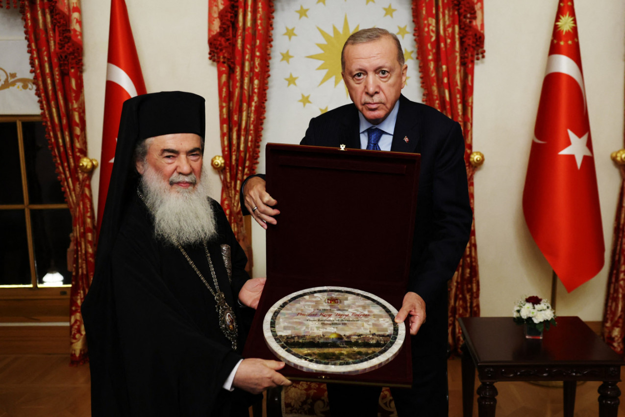 BORBA ZA HRIŠĆANSKE SVETINJE: Patrijarh jerusalemski Teofil u poseti kod turskog predsednika Erdogana