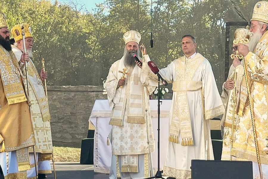 BANAT U ZNAKU VELIČANSTVENOG JUBILEJA: Patrijarh, četvorica vladika I hiljade vernika na proslavi osam vekova manastira Mesić