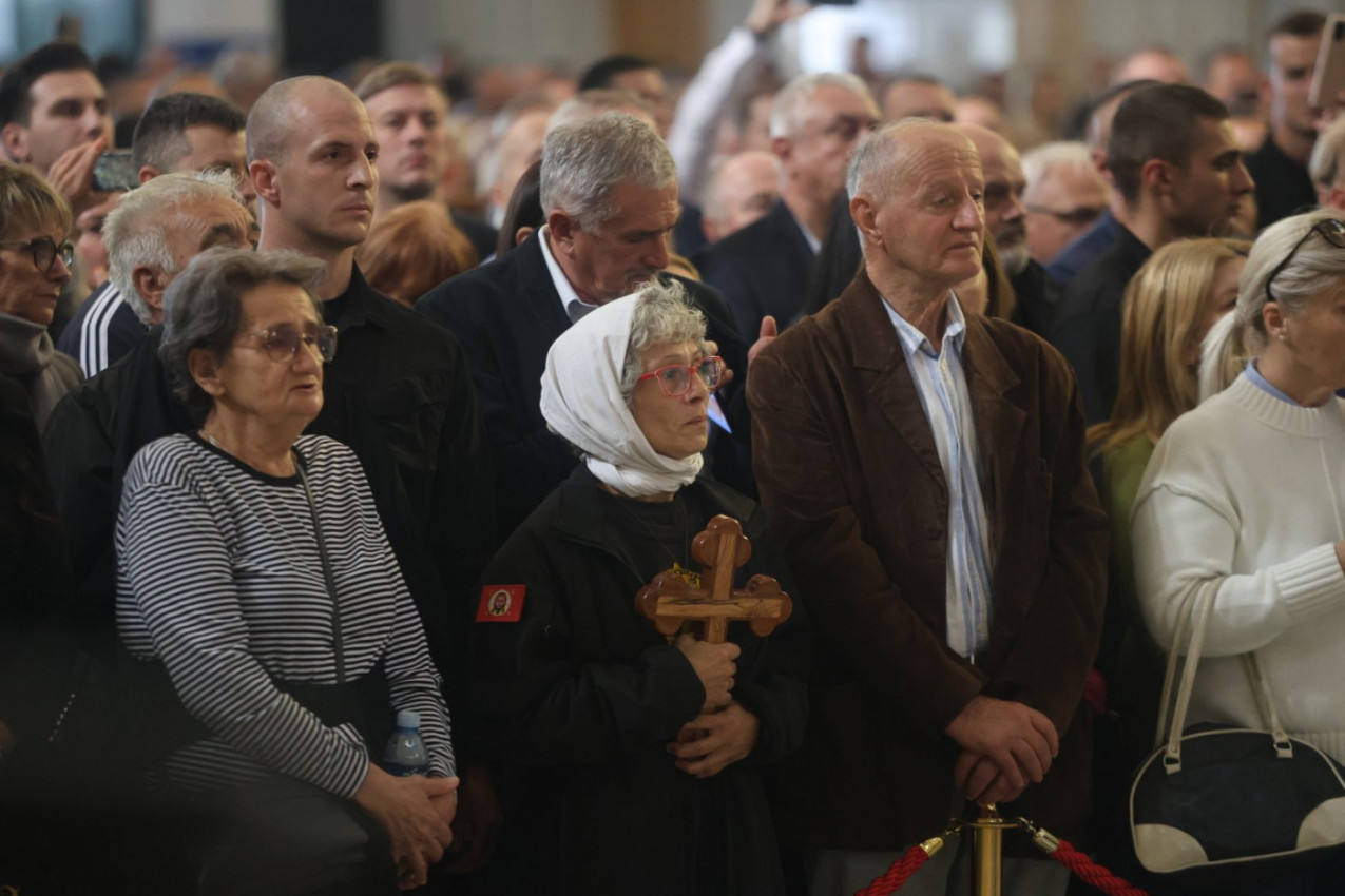 ZAŠTO NE SME DA SE JEDE PRE SVETE LITURGIJE: Teološko objašnjenje pravila o kojem se malo zna