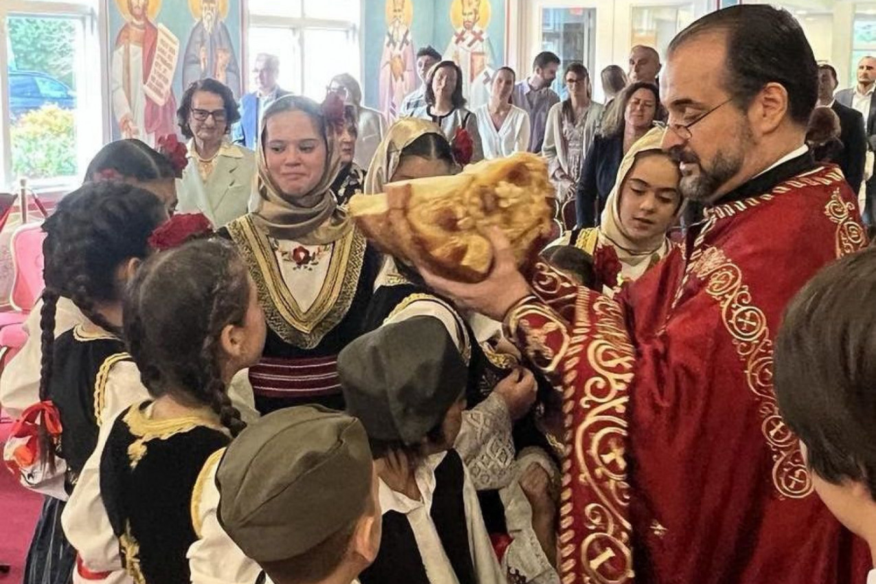 KAD ZAMIRIŠE TAMJAN U VAŠINGTONU: Srbi okupili ceo svet oko slavskog kolača i freske Presvete Bogorodice (FOTO)