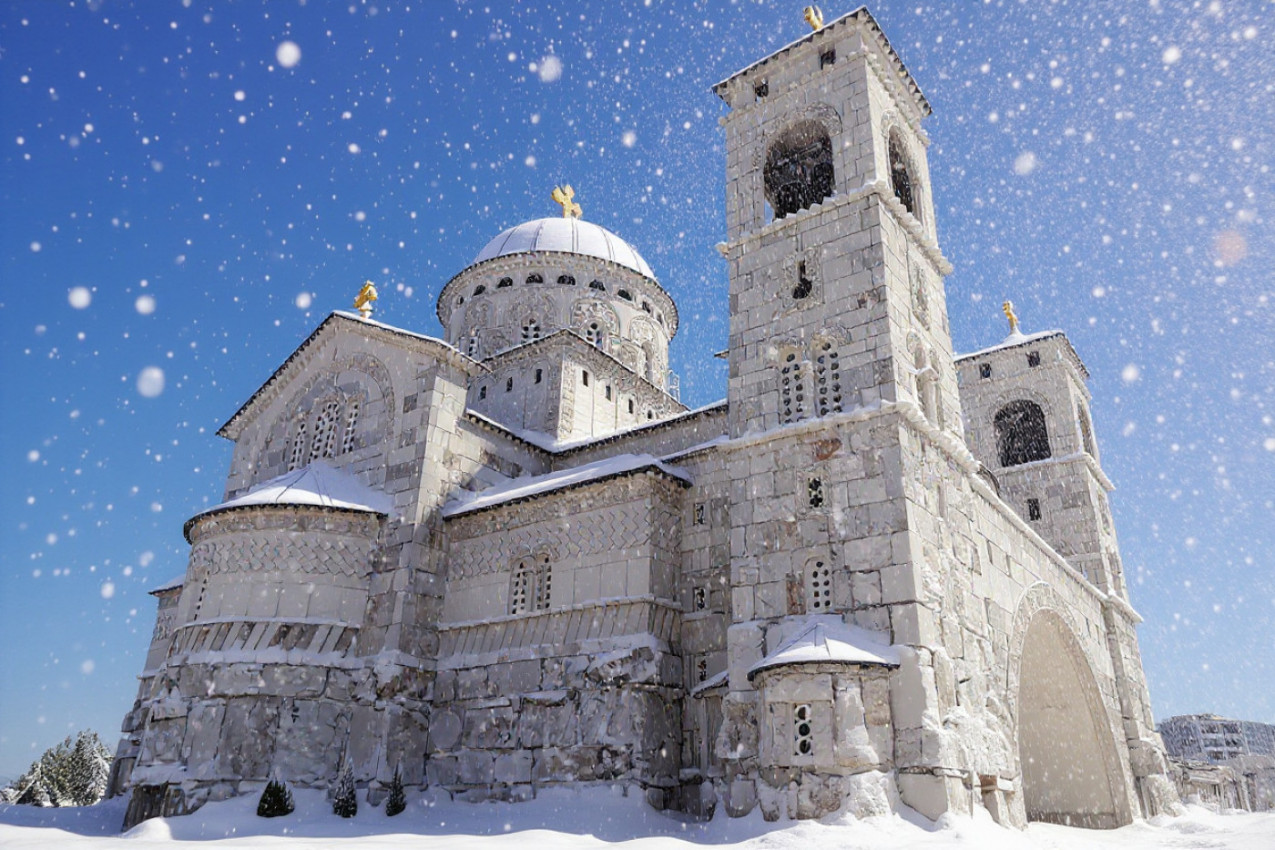 PRIZOR KOJI SE VEOMA RETKO VIĐA: Snimci Sabornog hrama u Podgorici danas obišli region (VIDEO)