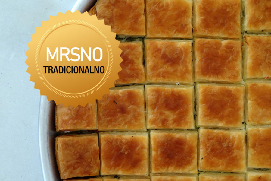 POGAČA SA SITNIM SIROM KOJA SE PRAVI ZA TREN OKA: Originalni recept iz stare bakine sveske