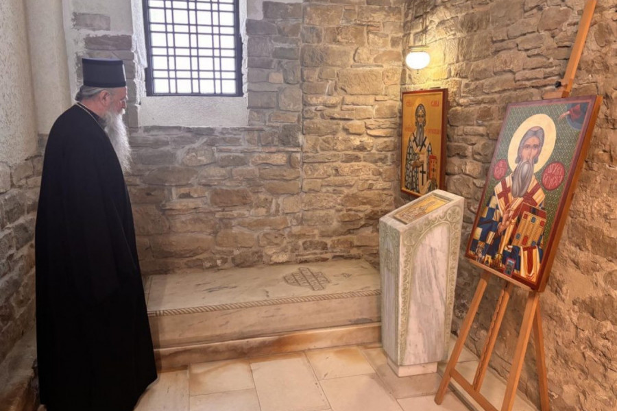 OVDE SE NALAZI GROB SVETOG SAVE: Mitropolit Joanikije posetio hram u Bugarskoj u kome je bio sahranjen prvi srpski arhiepiskop (FOTO)