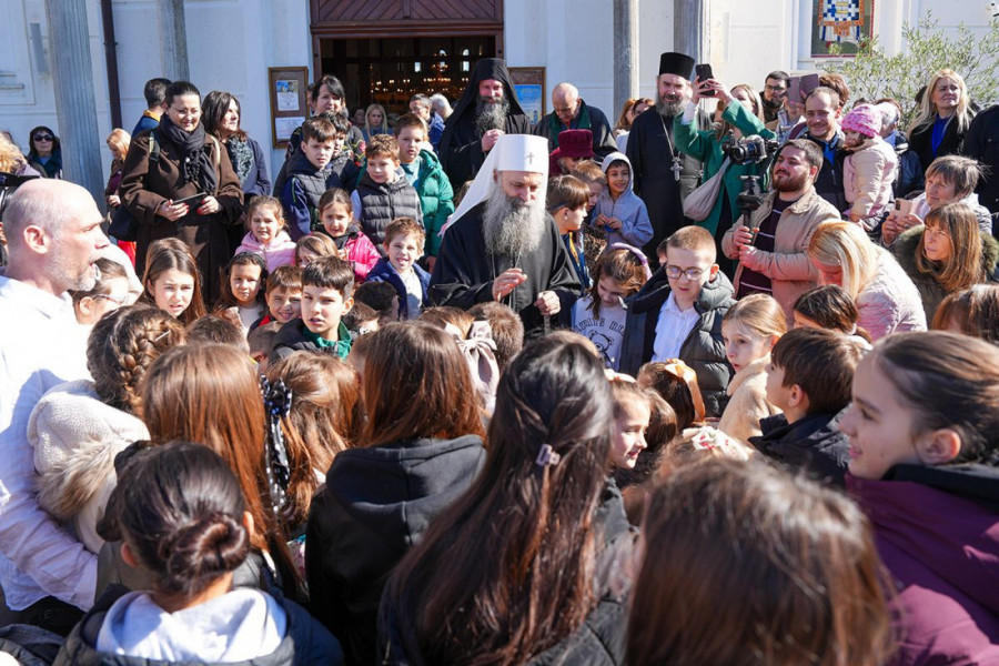 “NE POSTOJI NIJEDNA DRUGA KRIZA OSIM DUHOVNE”: Patrijarh na liturgiji u Novom Beogradu poručio da nema ni ekonomske, ni političke, ni socijalne nestabilnosti