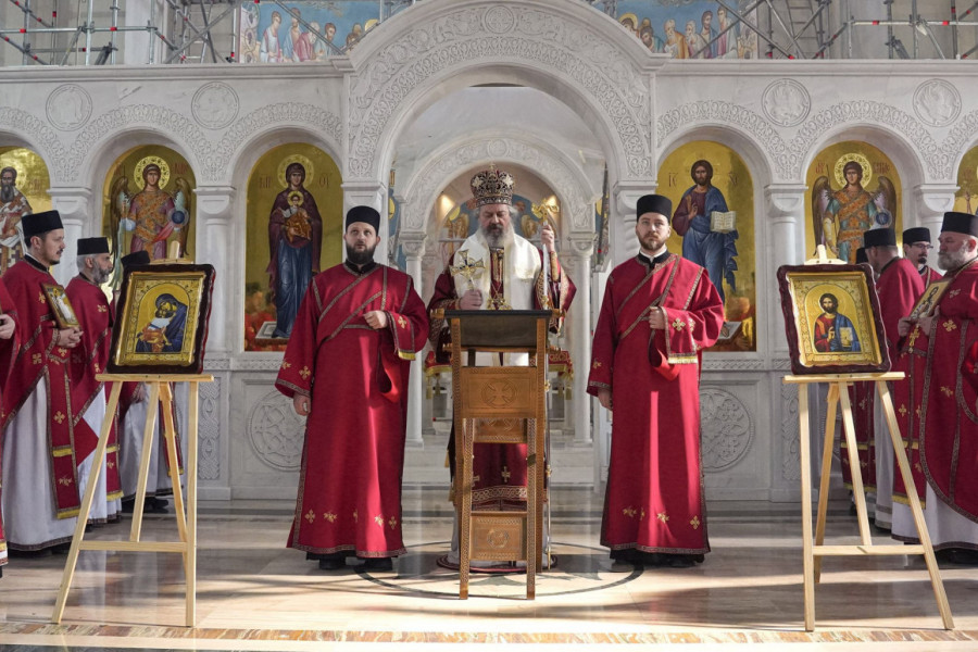 “NEMA DUŠE KOJA U NEŠTO NE VERUJE, AKO NE VERUJU ISPRAVNO, VERUJU U ĐAVOLSKE SPLETKE”: Iz Sabornog hrama u Valjevu, vladika Isihije poslao opomenu