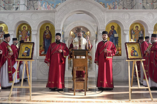 “NEMA DUŠE KOJA U NEŠTO NE VERUJE, AKO NE VERUJU ISPRAVNO, VERUJU U ĐAVOLSKE SPLETKE”: Iz Sabornog hrama u Valjevu vladika Isihije poslao opomenu